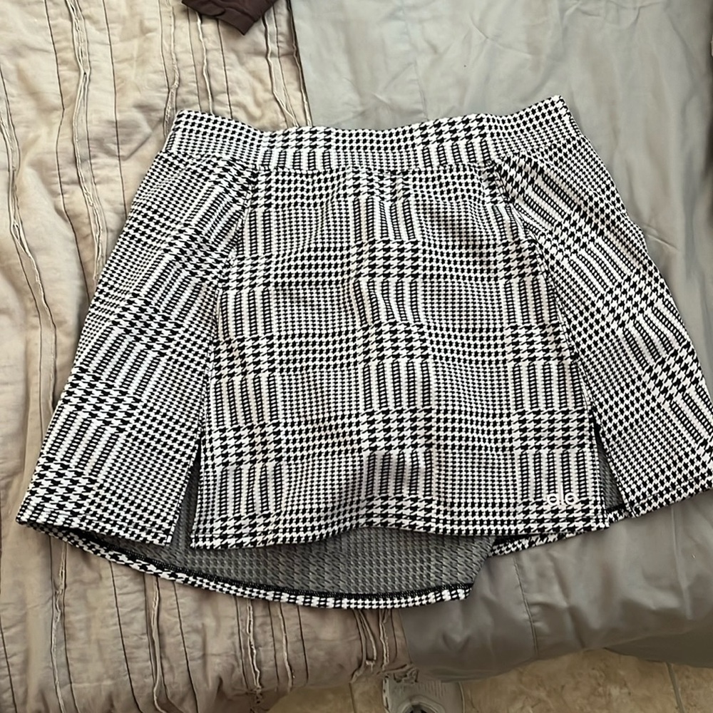 Alo houndstooth skirt